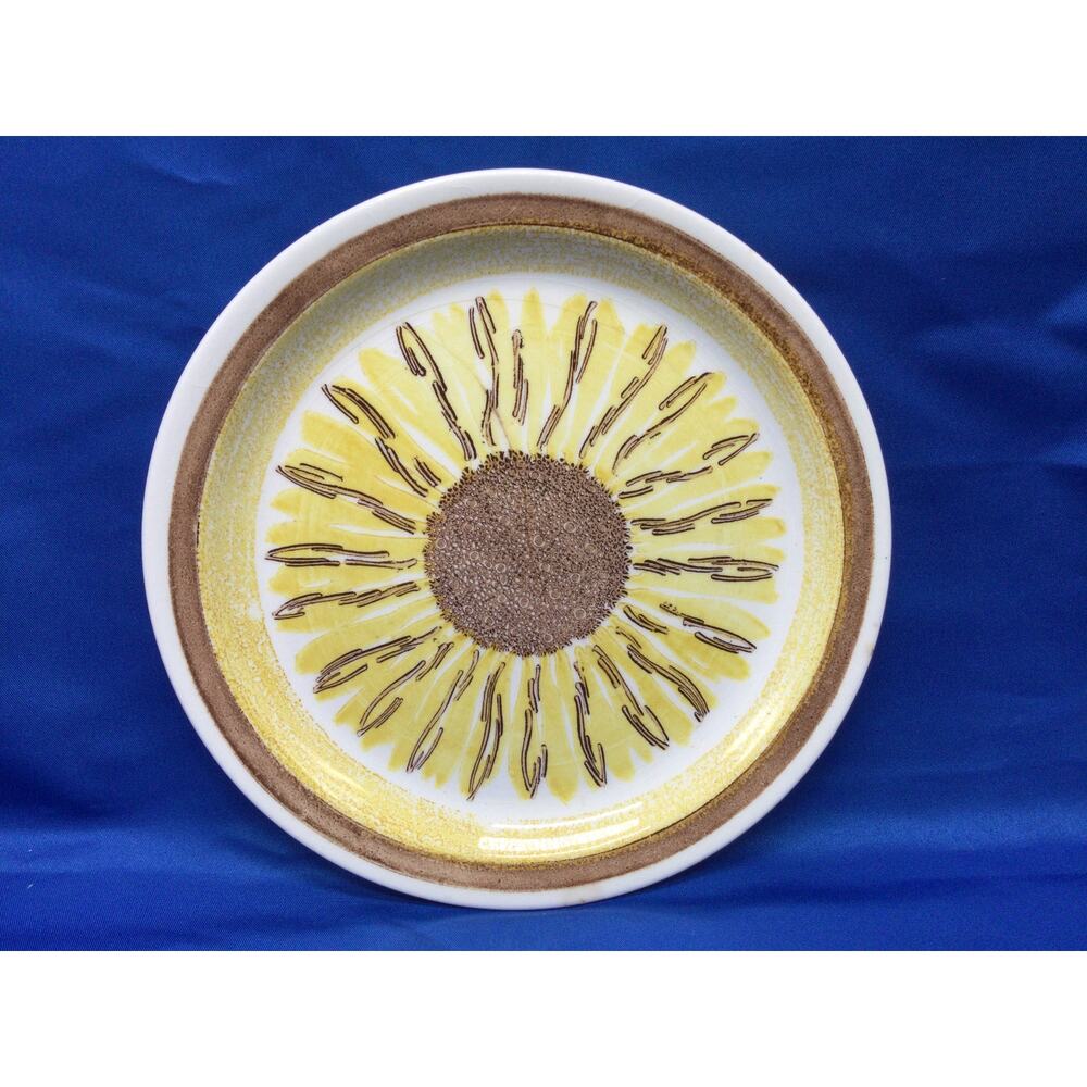 VTG Jamestown China Ironstone Rare Sunflower pattern Salad Plate 7.5"